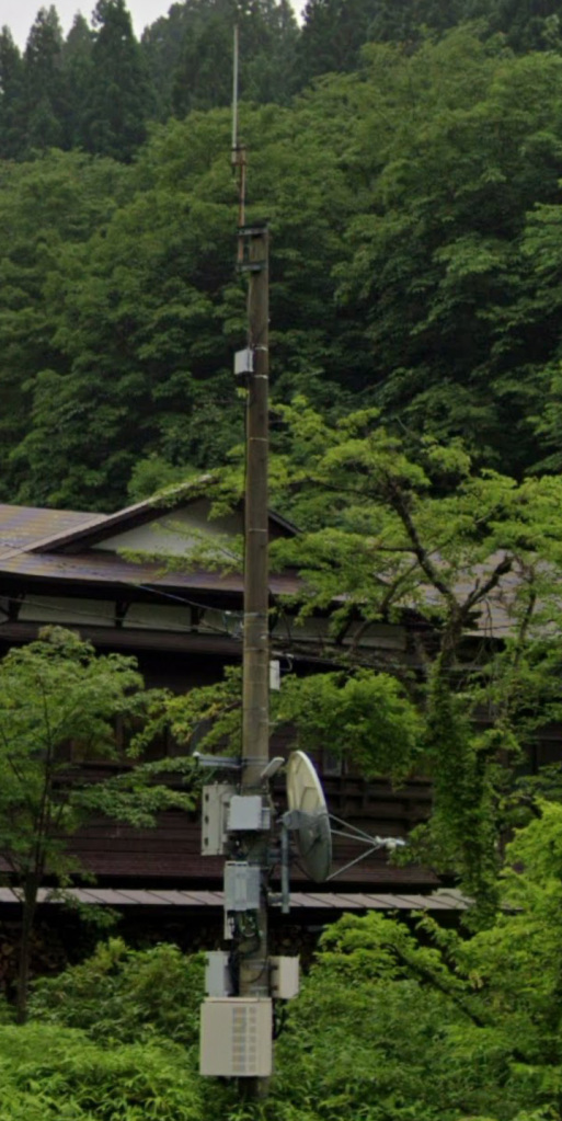 ソフトバンクの衛星アンテナ局と思われる物